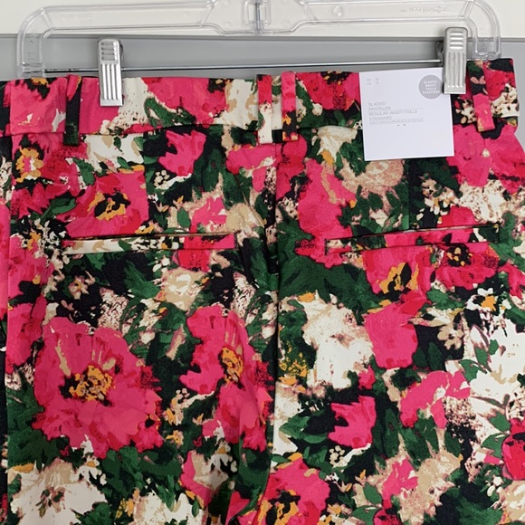 BNWT - Picture 4 of 4